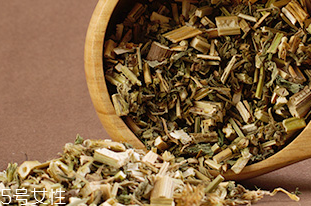 艾草加益母草泡腳的功效與作用（益母草泡腳的功效與作用）