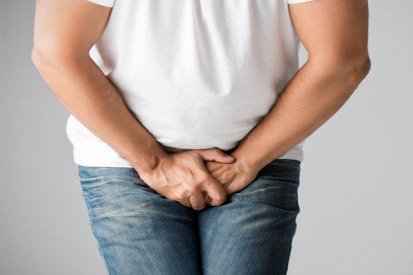 尿道疼痛小便刺痛（女性尿路感染的癥狀及原因）