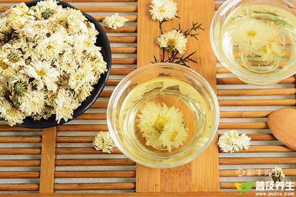 喝菊花茶有什么好處（女人喝菊花茶有什么好處）