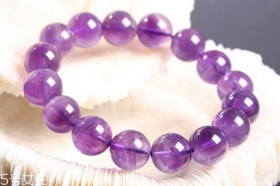 紫水晶的功效與作用寓意及(紫水晶的功效與作用寓意)