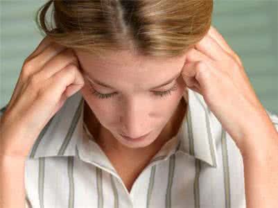 焦慮癥是怎么引起的（產后焦慮癥是怎么引起的）