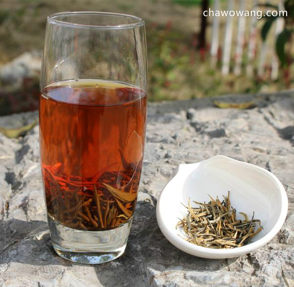 男人經(jīng)常喝紅茶的危害（男性長(zhǎng)期飲用紅茶的副作用）