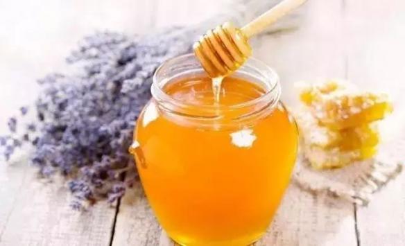 蜂蜜應(yīng)該怎么喝才正確(蜂蜜對(duì)男性性功能有什么好處)