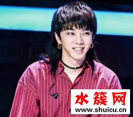 華晨宇2019新發型似換頭 盤點華晨宇留過的發型每一款都很有個性 華晨宇新發型