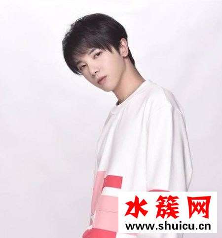 華晨宇2019新發型似換頭 盤點華晨宇留過的發型每一款都很有個性 華晨宇新發型