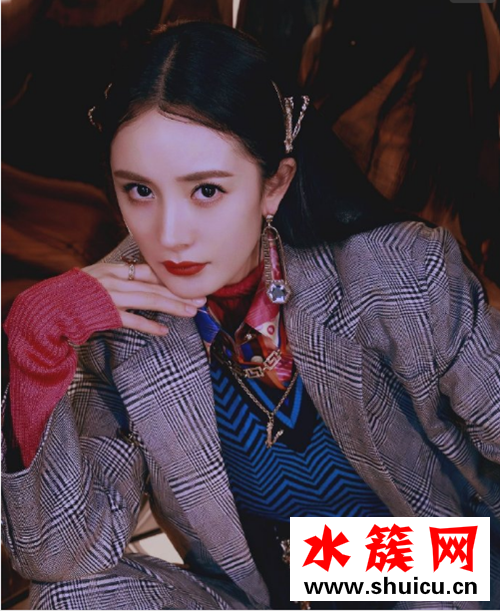 楊冪否認請假撈金什么情況