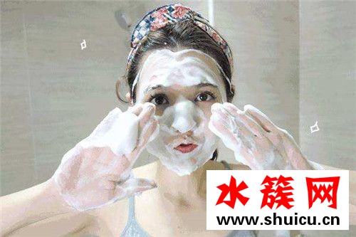 濕氣重可以敷面膜嗎 敷面膜會加重濕氣嗎 濕氣重可以敷面膜嗎