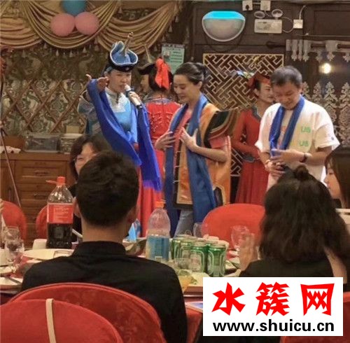 范冰冰現身烤羊店