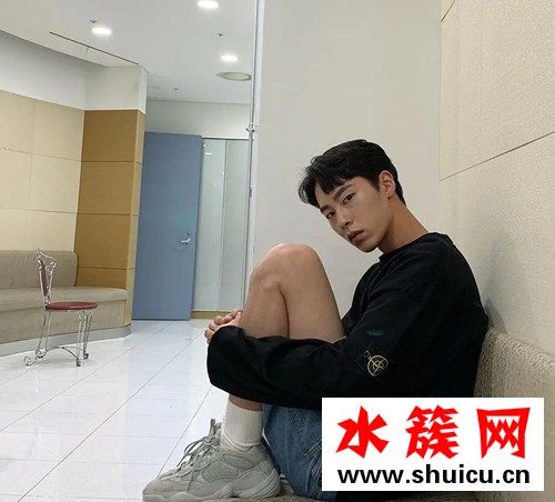 犬系男成韓劇大勢？偶然發(fā)現(xiàn)的一天白經(jīng)李宰旭的高級(jí)臉讓人想不喜歡他都很難！