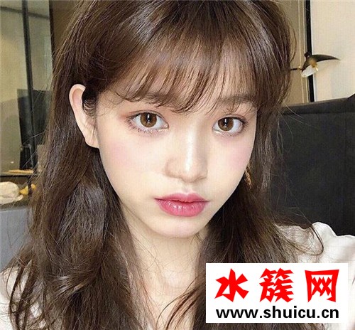 2019秋冬流行發(fā)色 適合中長直發(fā)顯白發(fā)色 適合學(xué)生黨的顯白發(fā)色