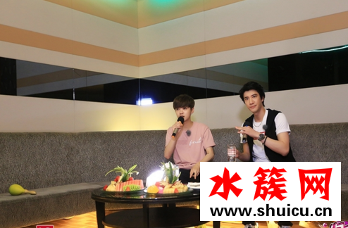 王力宏鹿晗唱的歌叫什么名字?