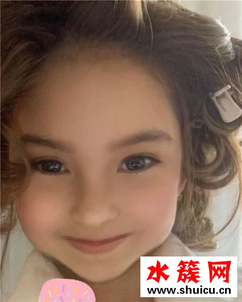 周杰倫曝童顏照 這到底是個什么梗? 周杰倫曝童顏照