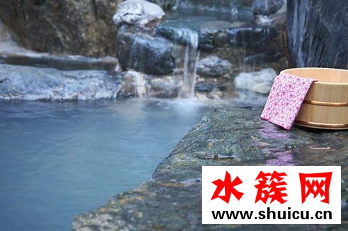 泡溫泉的最佳時間