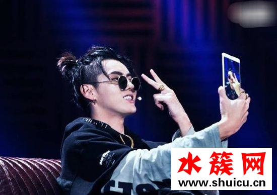 吳亦凡2019最新發(fā)型照片