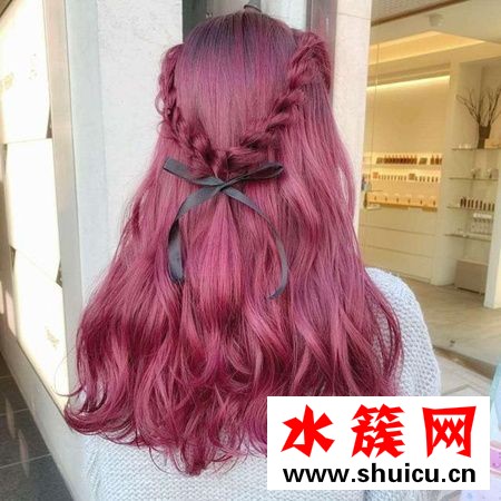 紅色頭發抖音流行女