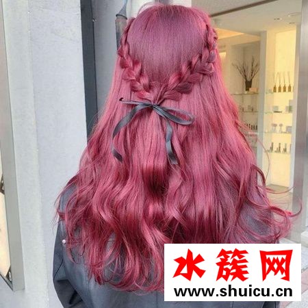 紅色頭發抖音流行女