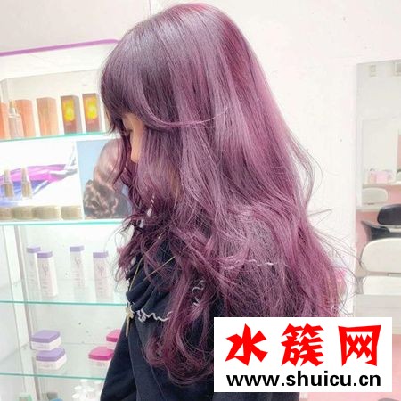 紅色頭發抖音流行女