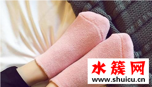 夏天生寶寶要穿襪子嗎？