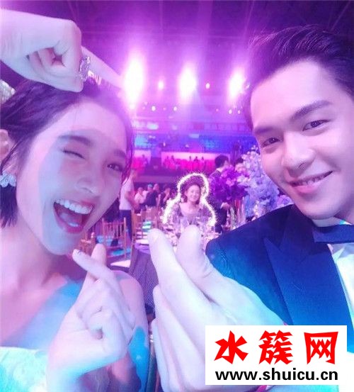 趙麗穎唐藝昕合照怎么回事